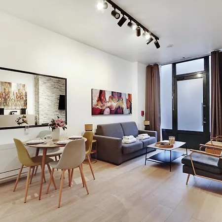 Rochechouart Apartman *
