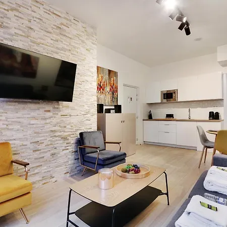 Rochechouart Apartman *